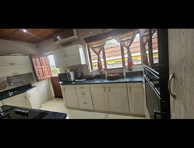 2 BEDROOM HOUSE FOR SALE IN CRAIGIEBURN